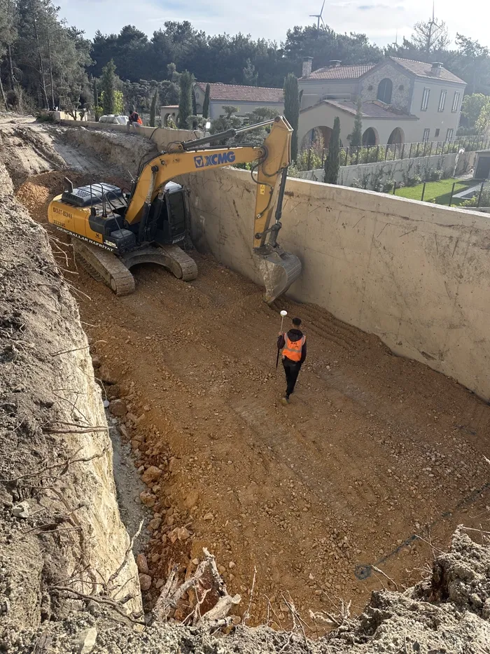 Altyapı kanalı açımı ve hat döşemeye hazırlık