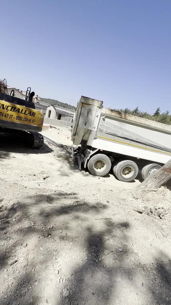 Damperden malzeme boşaltma, saha serimi